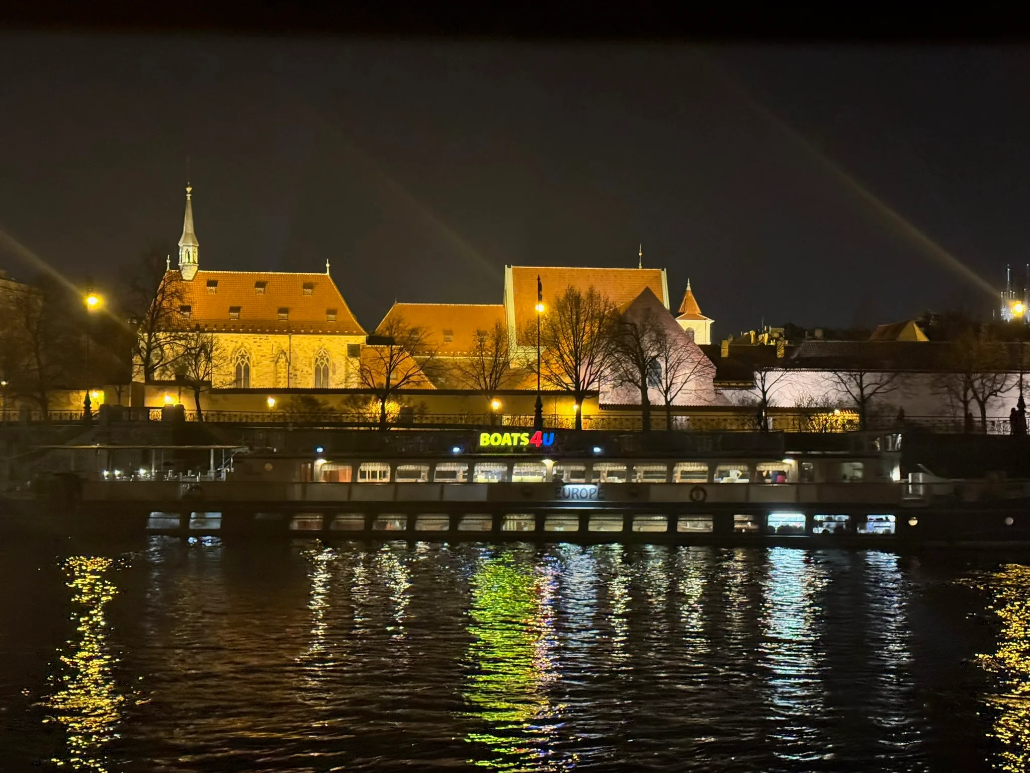 Trasa adventní plavby po Vltavě v Praze
